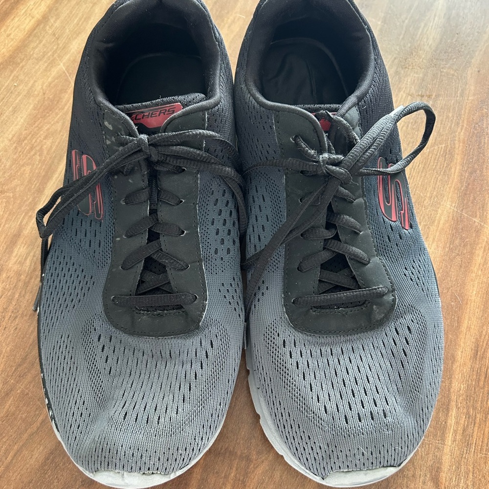 Skechers Black Foam Athletic Sneakers